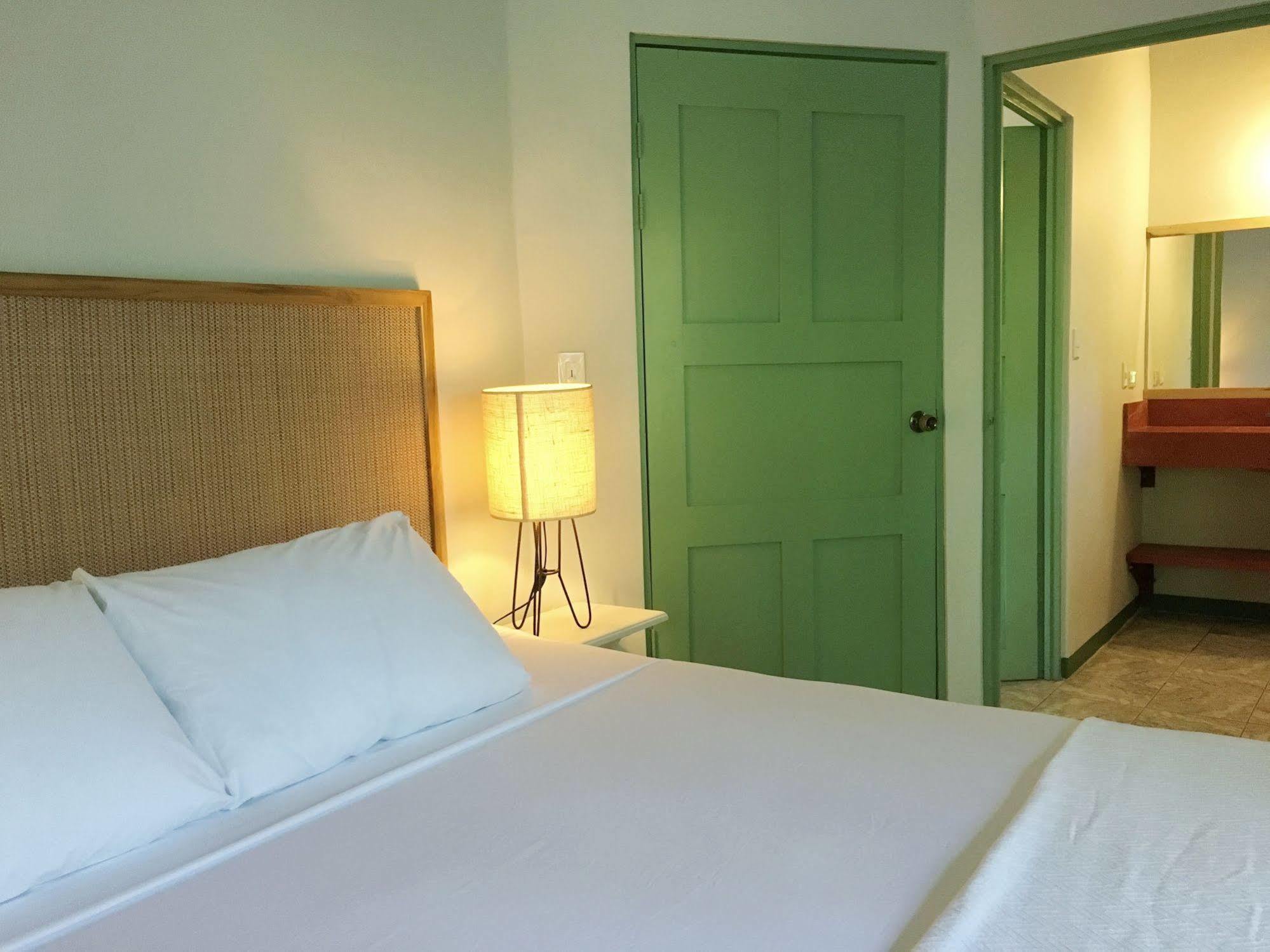 Harbor Reef Hotel نوسارا المظهر الخارجي الصورة