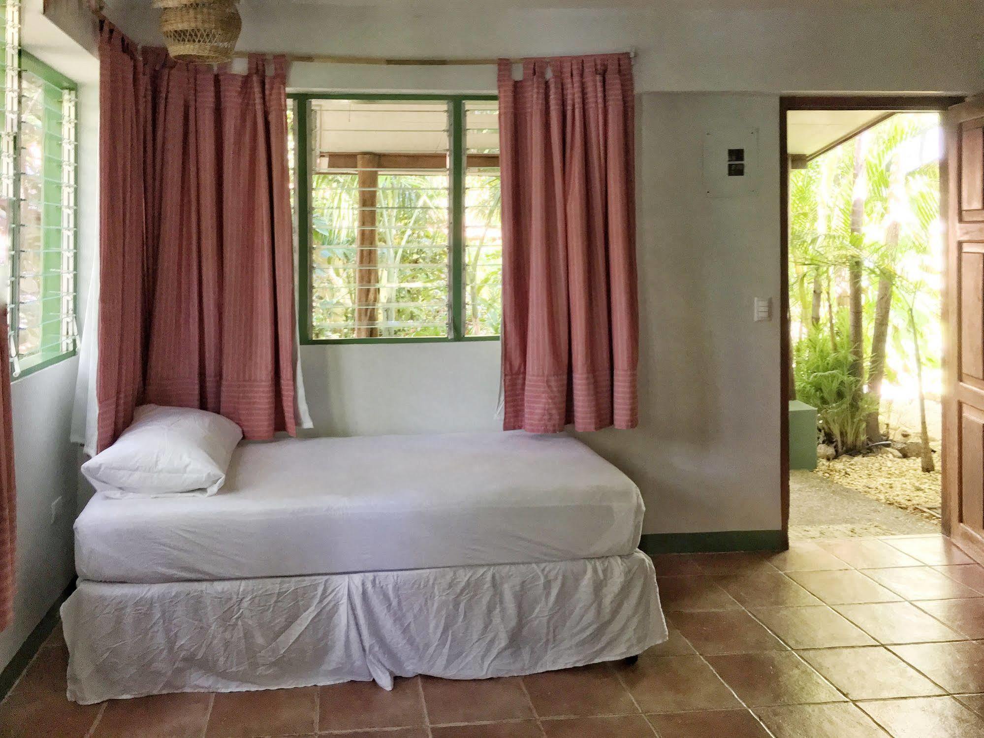 Harbor Reef Hotel نوسارا المظهر الخارجي الصورة